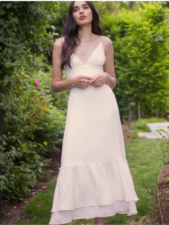 Reformation Dresses & Skirts - Reformation Chalet mid length cream dress